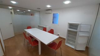 Oficina en alquiler en La Roqueta en Valencia