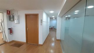Oficina en alquiler en La Roqueta en Valencia