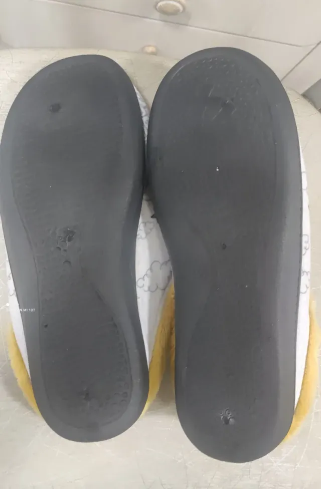 Zapatillas de casa: Plumaflex.