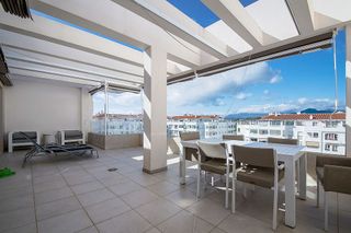 Ático en alquiler en Nueva Andalucía centro en Marbella