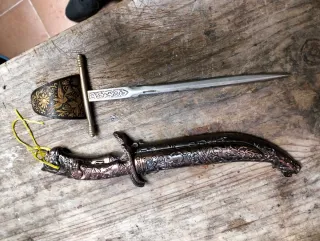 Apriscatole e coltelli da collezione