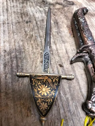 Apriscatole e coltelli da collezione