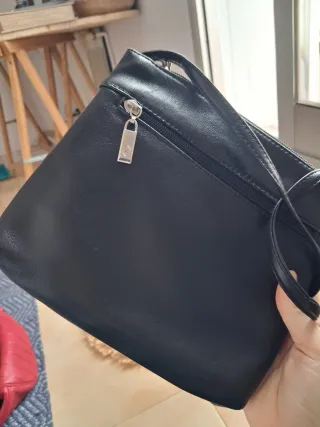 Bolso negro de piel Vintage price non-negotiable