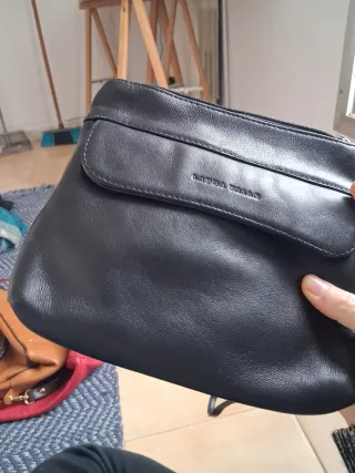 Bolso negro de piel Vintage price non-negotiable