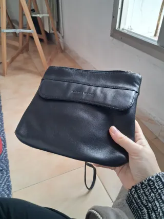 Bolso negro de piel Vintage price non-negotiable