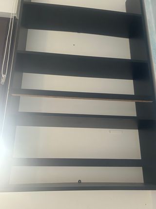 Estantería colgante negra