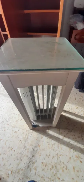 Mesita auxiliar con calentador de aceite