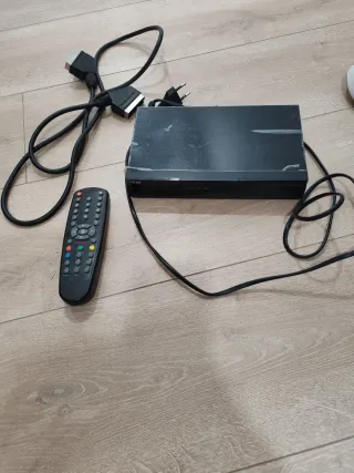 Receptor TV Fte con Mando y Cables