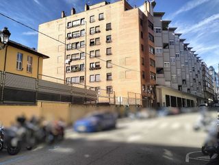 Garaje en venta en Milán - Pumarín - Teatinos en Oviedo