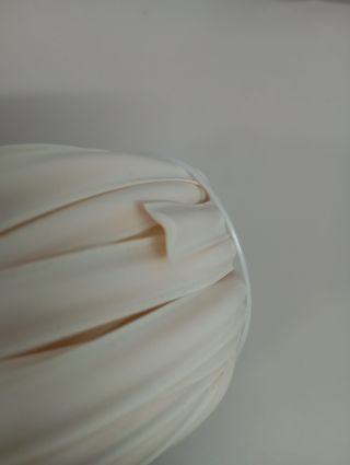 L26 Cinta cubre tornillos color crema 23m