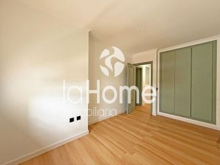 Piso en venta en Monserrat