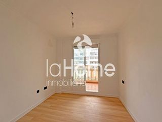 Piso en venta en Monserrat