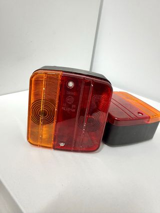 • remolque • tractor • piloto trasero • luz