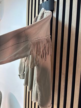Chaqueta Zara con flecos