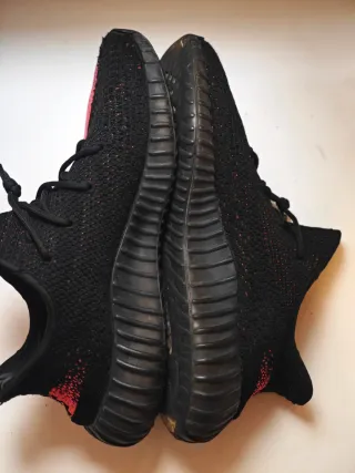 Adidas Yeezy Boost 350 V2 Core Negro Rojo 43.5