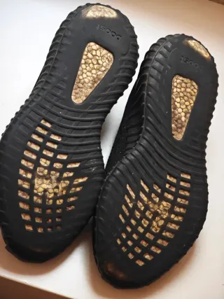 Adidas Yeezy Boost 350 V2 Core Negro Rojo 43.5