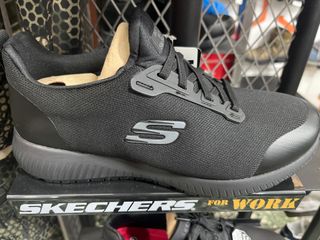 Zapatilla Skechers negras homologadas mujer