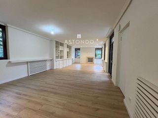 Chalet en alquiler en Piovera - Conde Orgaz en Madrid