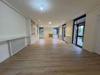 Chalet en alquiler en Piovera - Conde Orgaz en Madrid