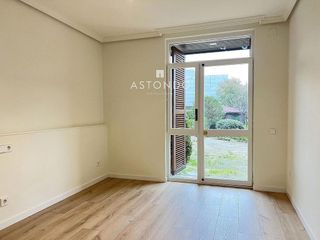 Chalet en alquiler en Piovera - Conde Orgaz en Madrid