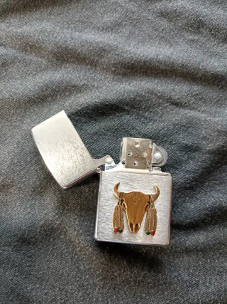 Zippo Calavera Búfalo Estilo Nativo Americano