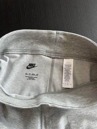 Mallas Nike grises