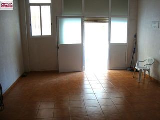 Local comercial en alquiler en Almussafes