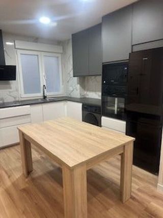 Piso en alquiler en Centro Ciudad en León