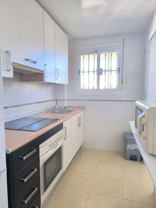 Piso en alquiler en Zona el Higuerón en Benalmádena