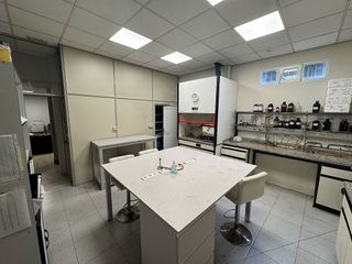 Local comercial en alquiler en San Pedro de Deusto-La Ribera en Bilbao