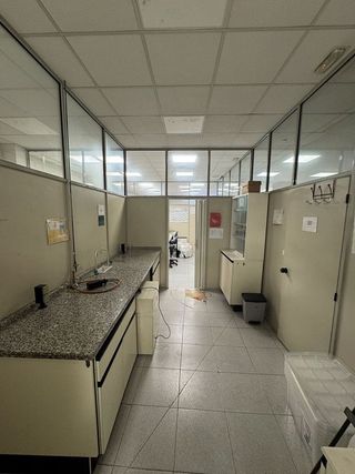 Local comercial en alquiler en San Pedro de Deusto-La Ribera en Bilbao