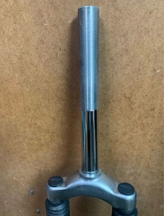 Horquilla RST,  1 pulgada con rosca