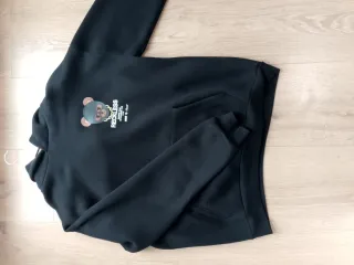 Sudadera Negra Partner in Crime Oso