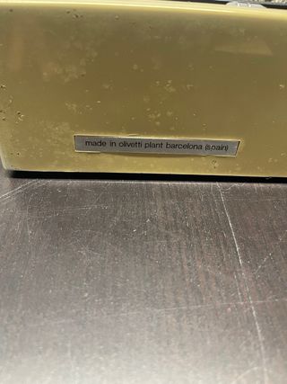 Máquina de escribir Olivetti Dora