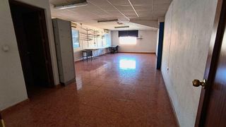Local comercial en alquiler en Polígonos - Recinto Ferial Cortijo de Torres en Málaga