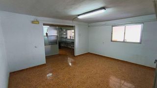 Local comercial en alquiler en Polígonos - Recinto Ferial Cortijo de Torres en Málaga