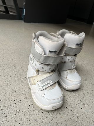 Tabla Snowboard Infantil Salomon + botas talla 29