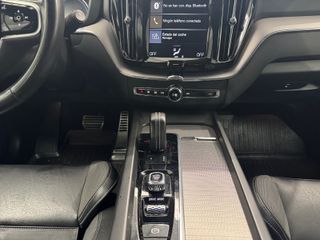 Volvo XC60 2.0 T8 AWD Business Plus Auto