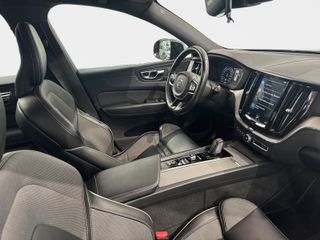 Volvo XC60 2.0 T8 AWD Business Plus Auto