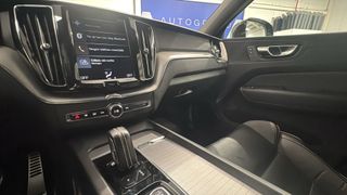 Volvo XC60 2.0 T8 AWD Business Plus Auto