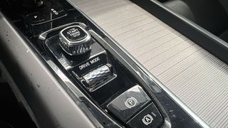 Volvo XC60 2.0 T8 AWD Business Plus Auto