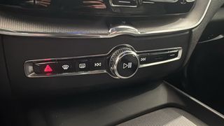 Volvo XC60 2.0 T8 AWD Business Plus Auto