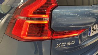 Volvo XC60 2.0 T8 AWD Business Plus Auto