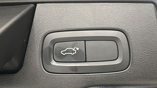 Volvo XC60 2.0 T8 AWD Business Plus Auto