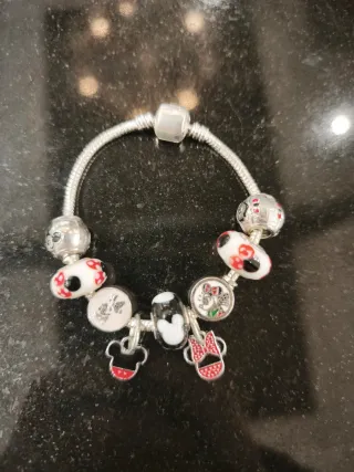 Pulsera estilo Pandora con charms Disney
