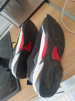 Zapatillas Puma Ferrari Negras y Rojas