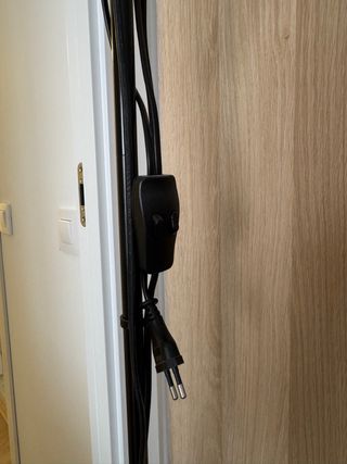 Lámpara de pie negra y blanca