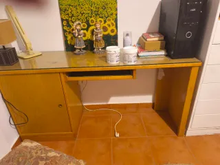 Escritorio de madera