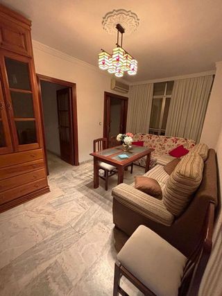 Piso en alquiler en Tres Huertas - El Torrejón - El Cerezo en Sevilla