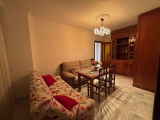 Piso en alquiler en Tres Huertas - El Torrejón - El Cerezo en Sevilla